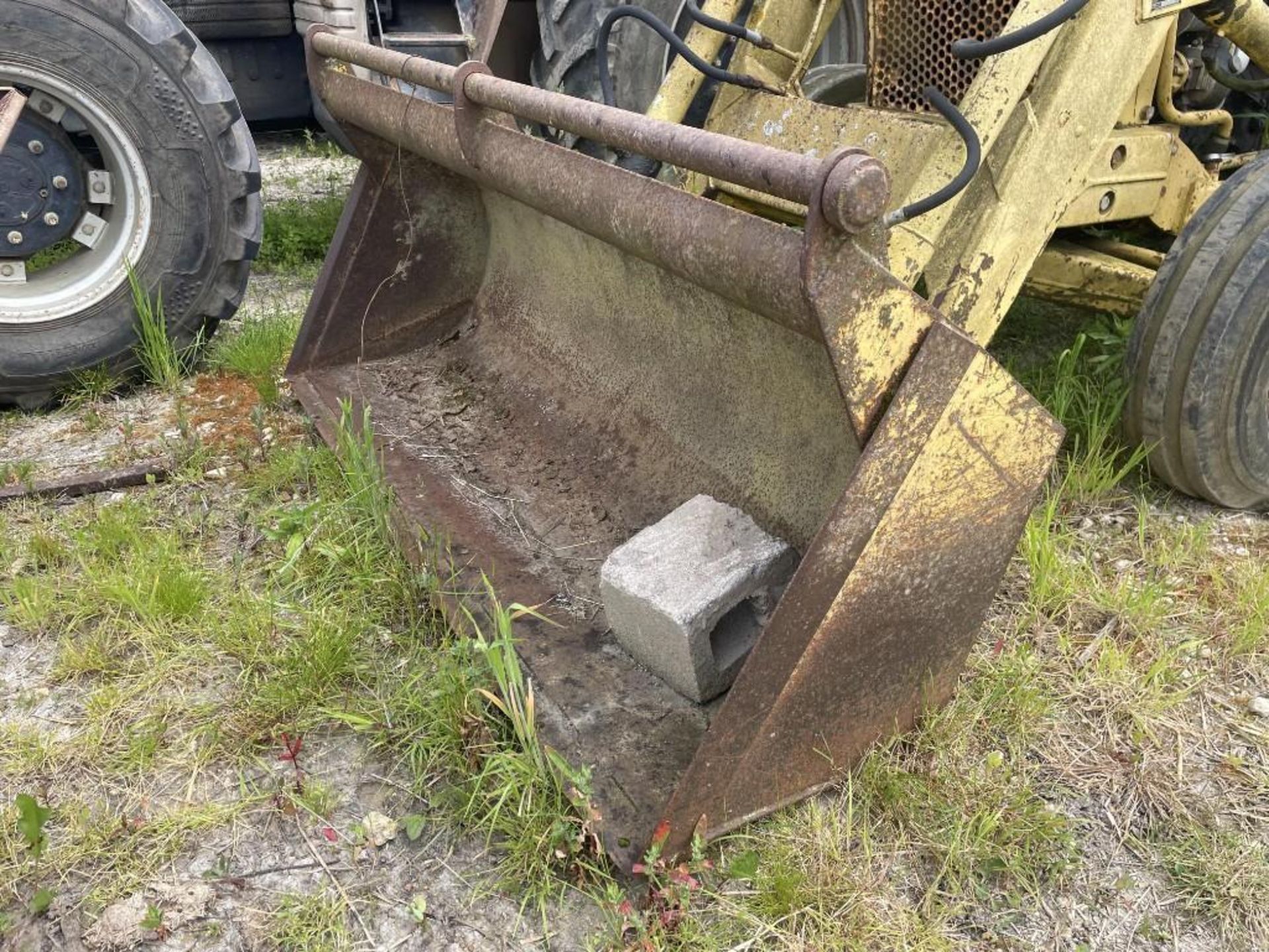 Ford Back Hoe Digger/Loader - Image 6 of 8