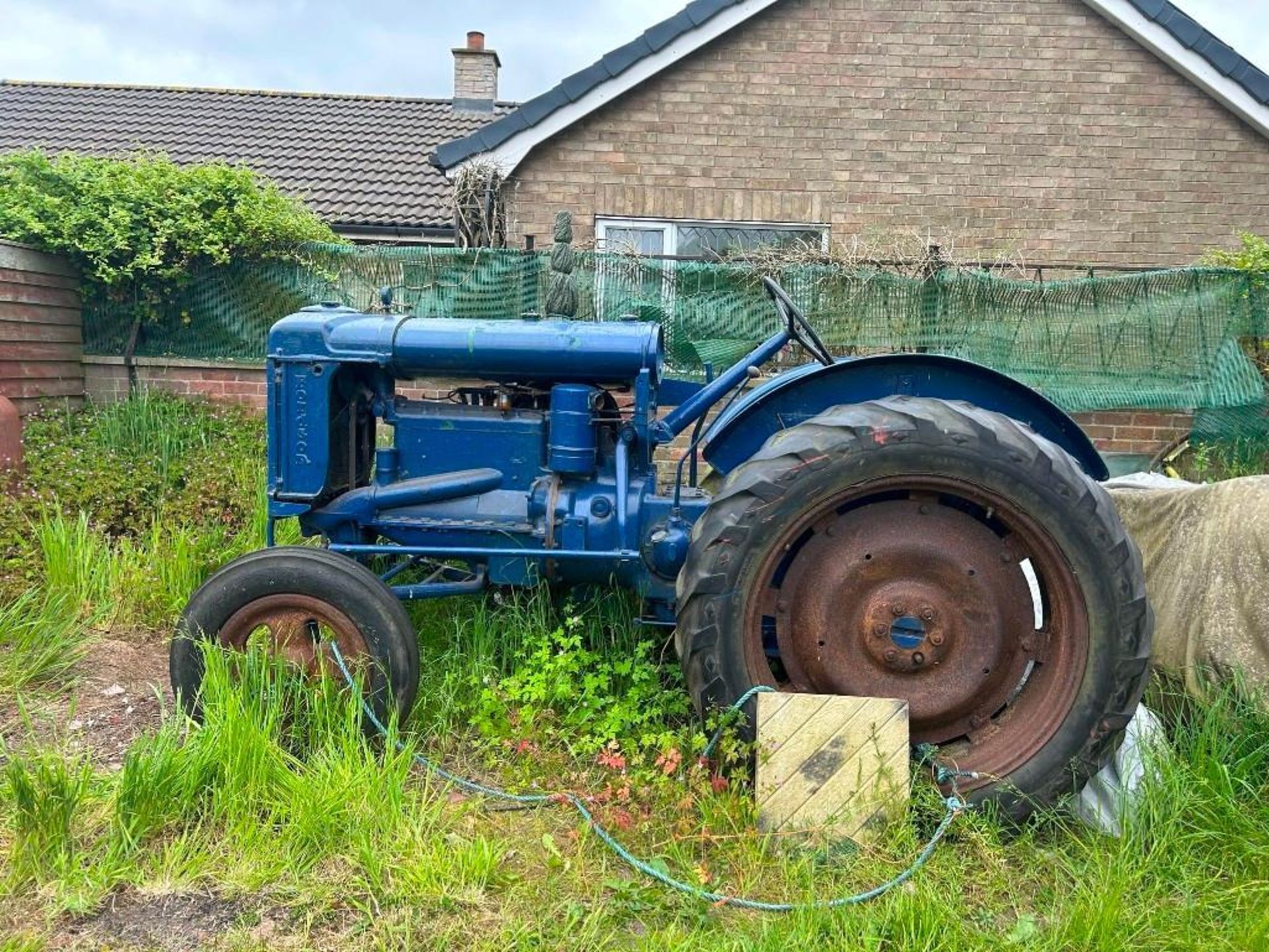 Fordson Major EN27 - Image 3 of 13