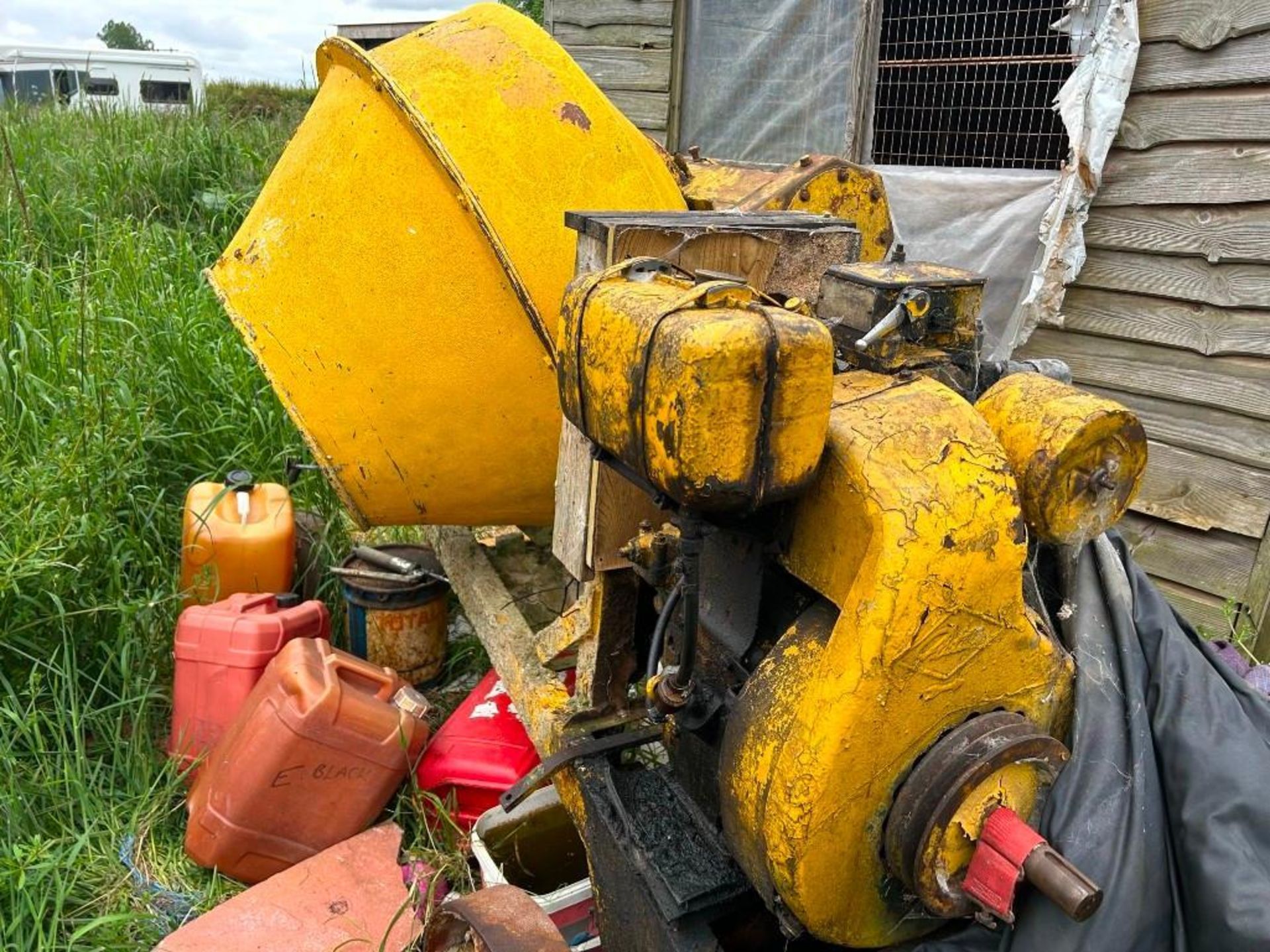 Vintage 1/2T Cement Mixer - Image 3 of 9