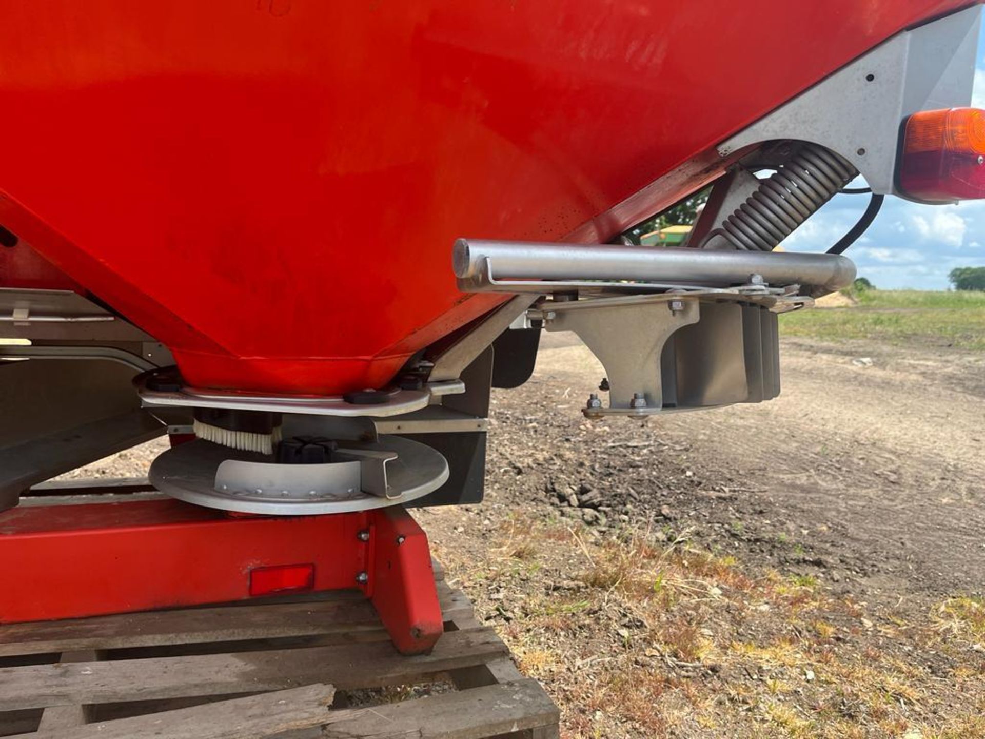 2007 Kuhn Axis 30.1 Fertiliser Spreader - Image 9 of 12