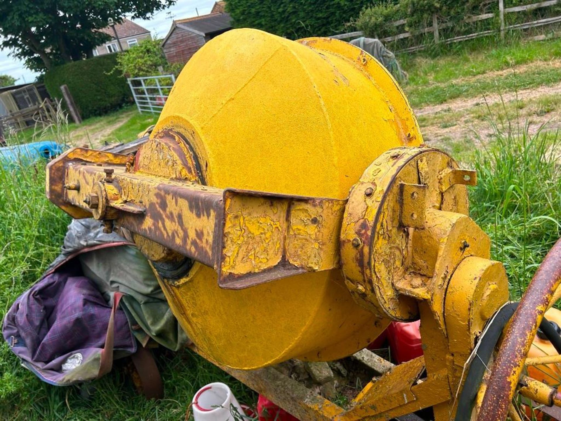 Vintage 1/2T Cement Mixer - Image 6 of 9