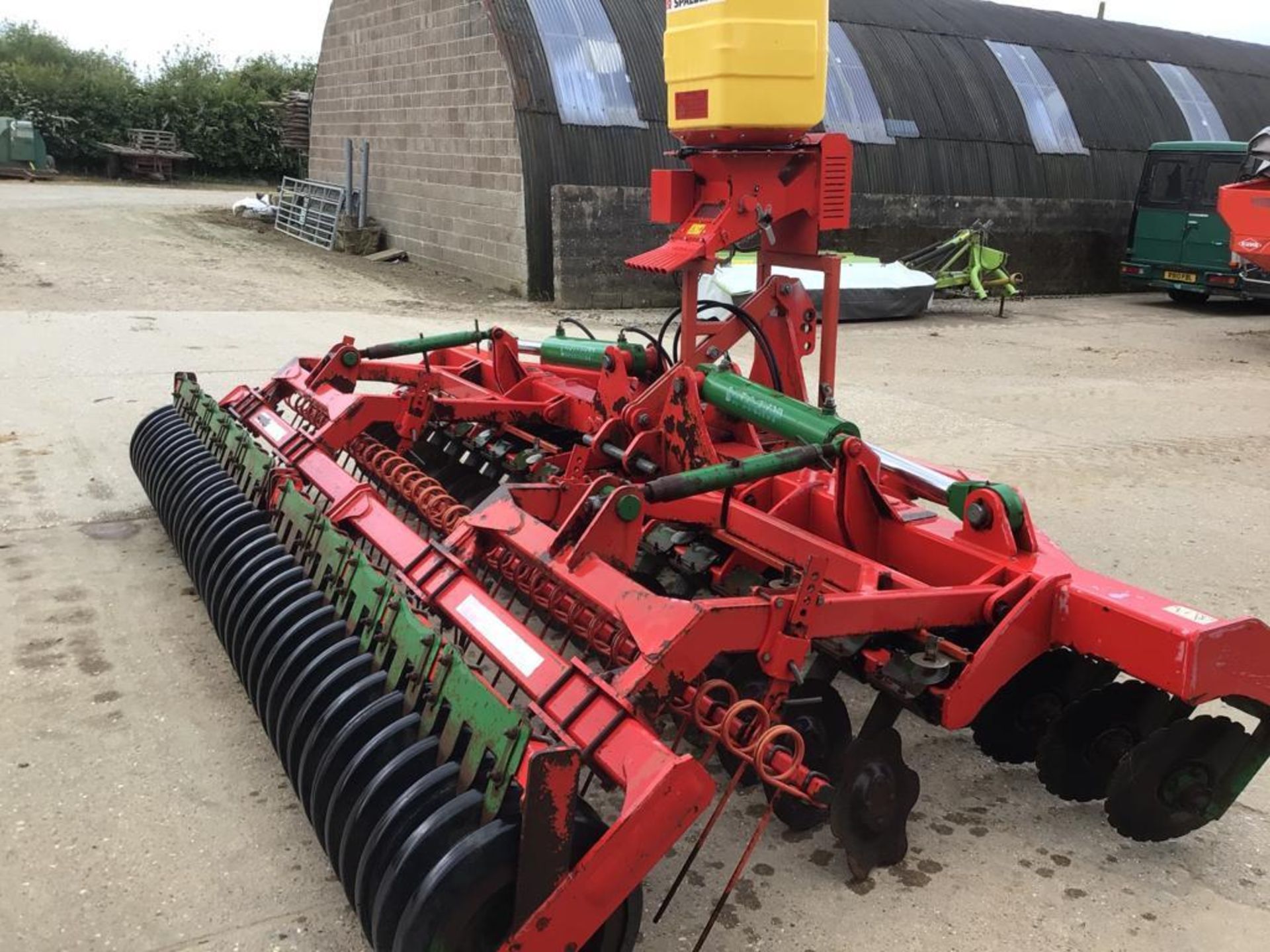 Terramagri 5m Mounted Discs c/w Spalding Air Seeder - Image 3 of 10