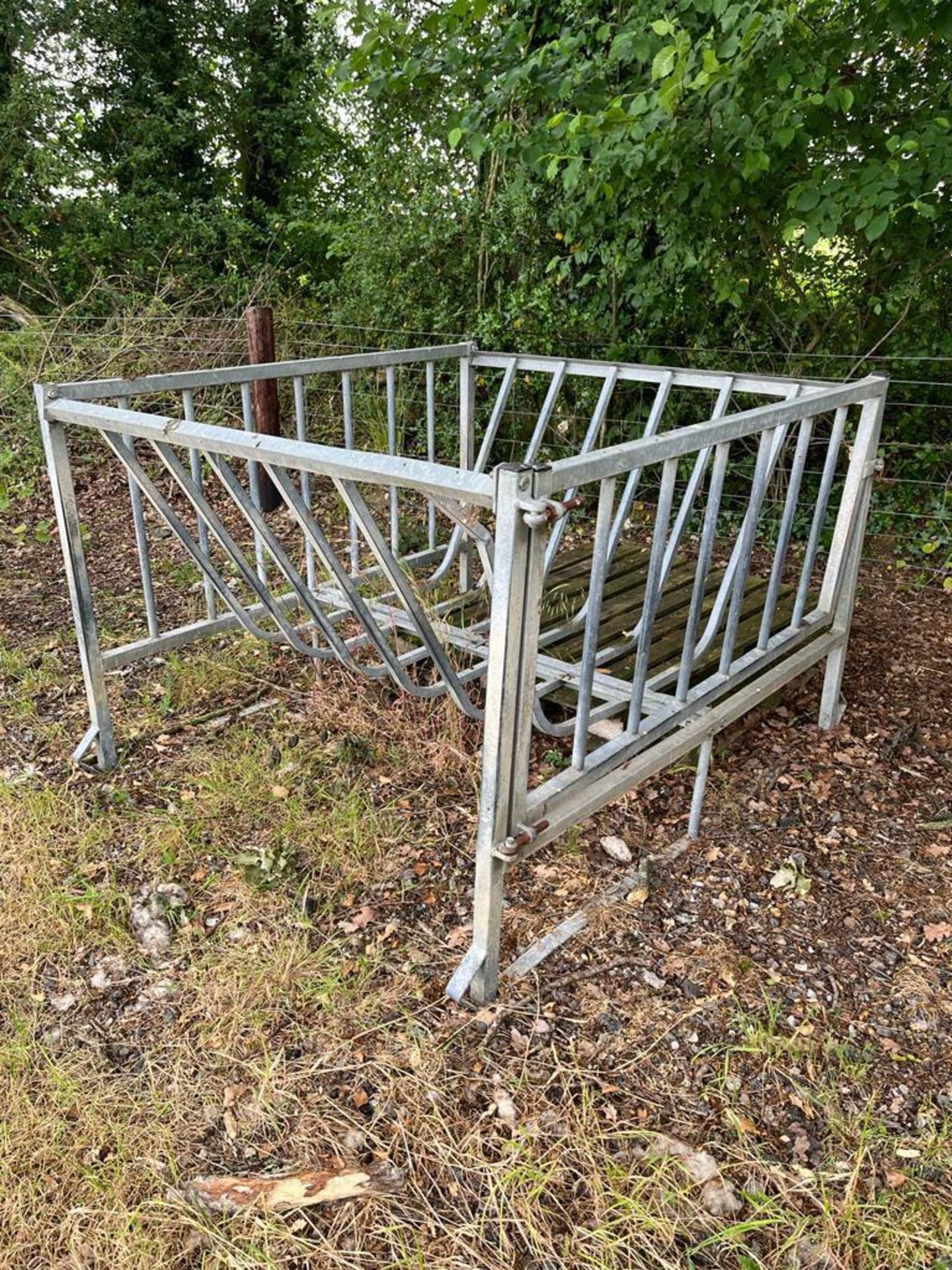 IAE Sheep Round Bale Cradle Feeder