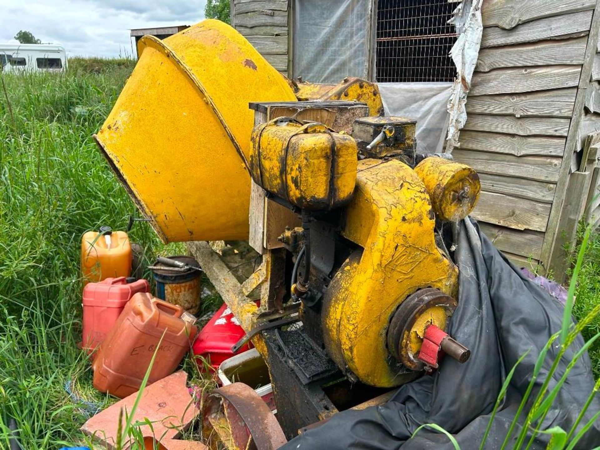 Vintage 1/2T Cement Mixer - Image 4 of 9