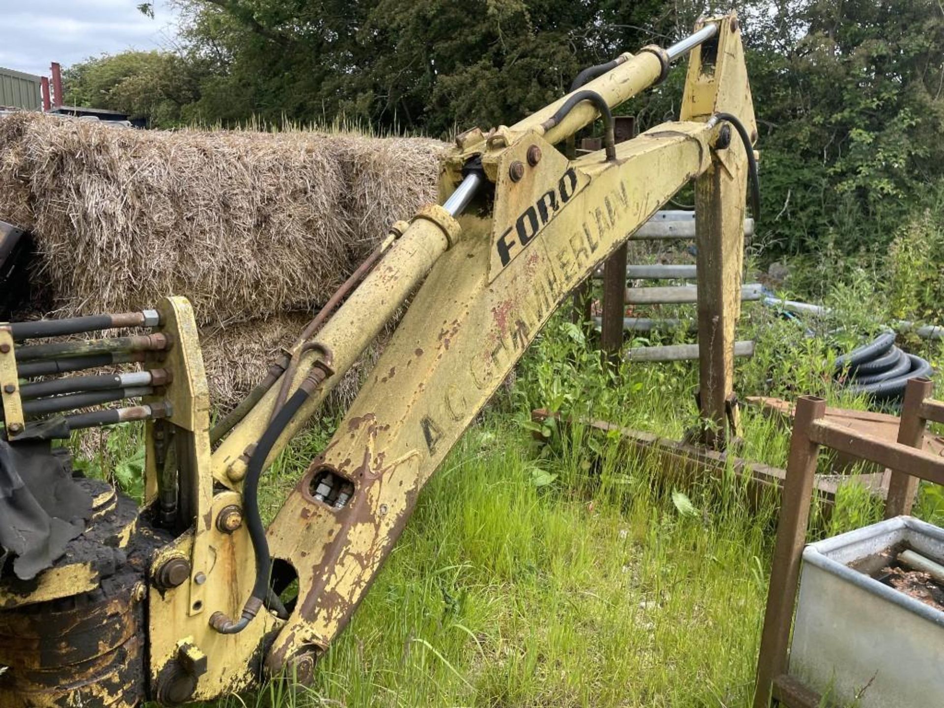 Ford Back Hoe Digger/Loader - Image 5 of 8