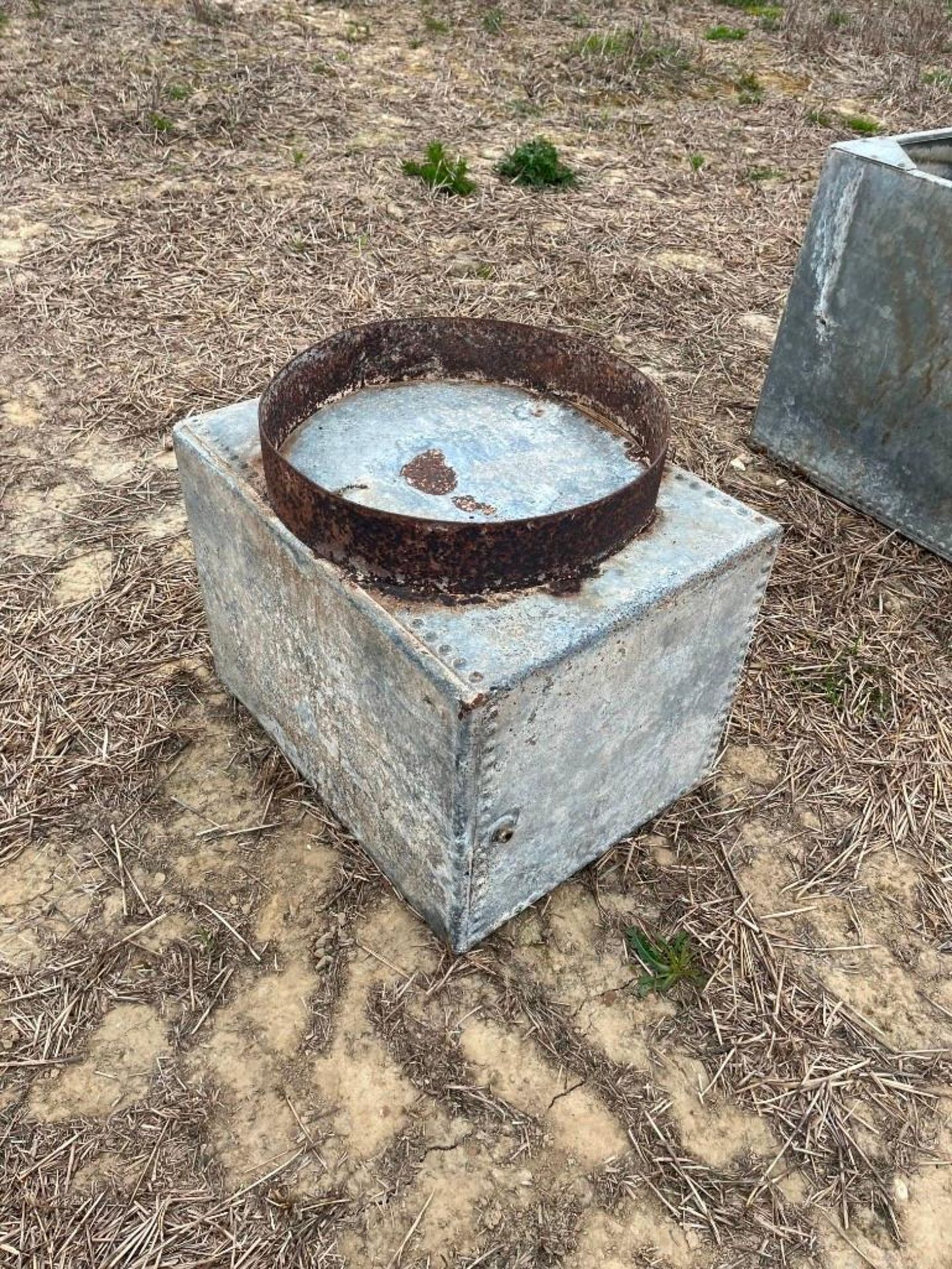 Misc Galvanised Steel Tank - Image 2 of 2