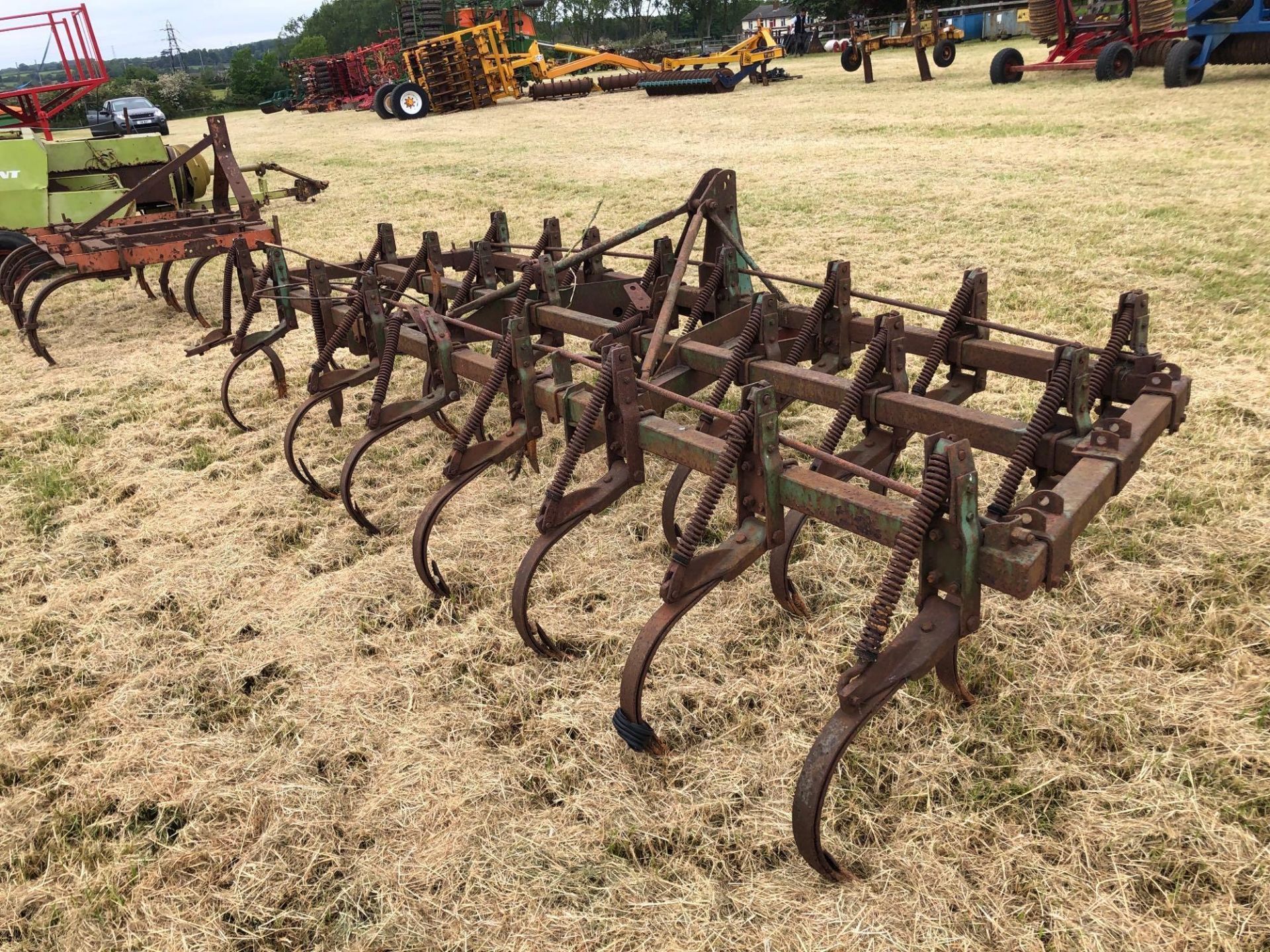 John Deere spring tine cultivator, linkage mounted - Image 2 of 4