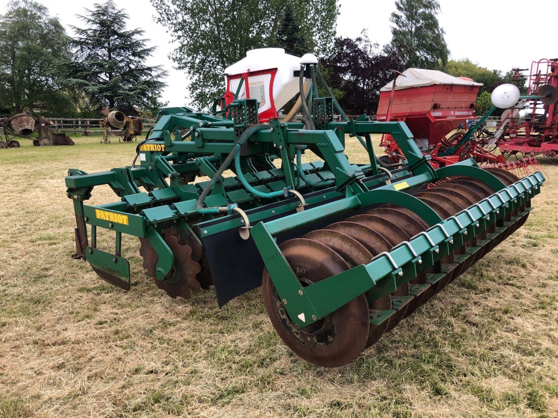 2010 Cousins Patriot 3m cultivator with Techneat V2 seeder with automatic rate controller   NB: Manu - Image 3 of 8