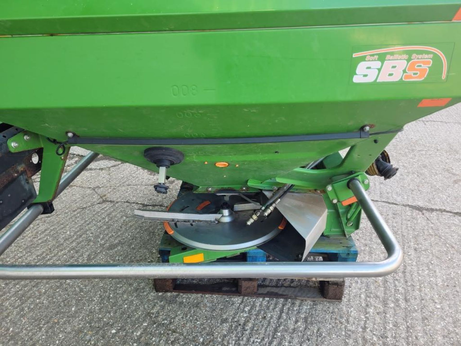 2008 Amazone ZAM 2200 24m twin disc fertiliser spreader. NB Manual in office - Image 11 of 12