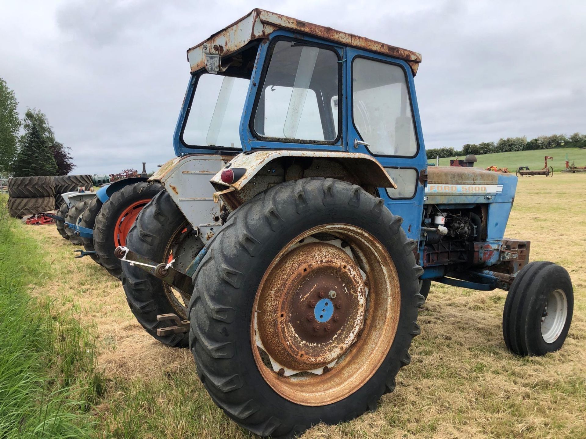 1971 Ford 5000 2wd diesel tractor with PUH and weights. Hours: 8,334. Reg No: PPR 180K. NO VAT - Image 4 of 5