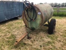 Metal single axle fuel bowser with manual pump