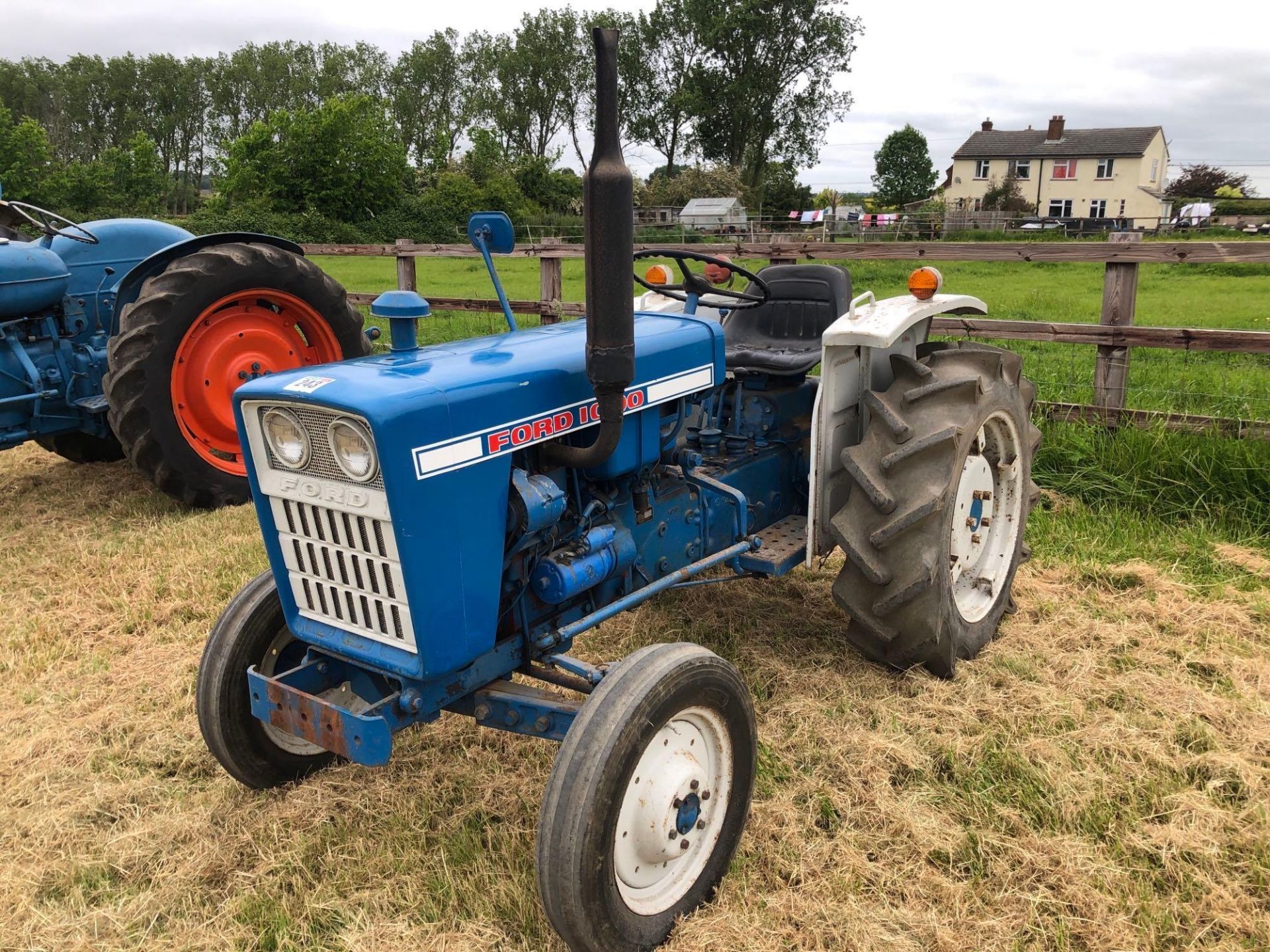 Ford 1000 2wd tractor. Serial No: 11212. No log book or V5. NO VAT