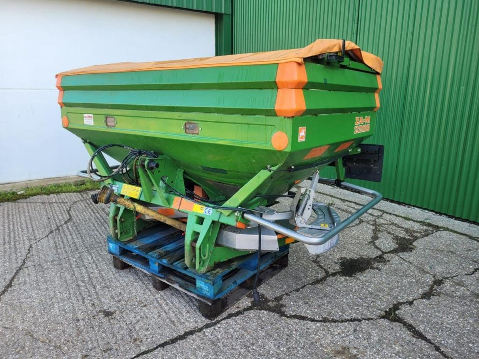 2008 Amazone ZAM 2200 24m twin disc fertiliser spreader. NB Manual in office