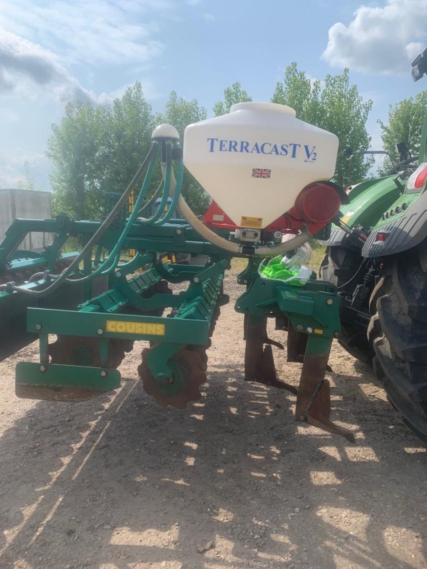 2010 Cousins Patriot 3m cultivator with Techneat V2 seeder with automatic rate controller   NB: Manu - Image 7 of 8