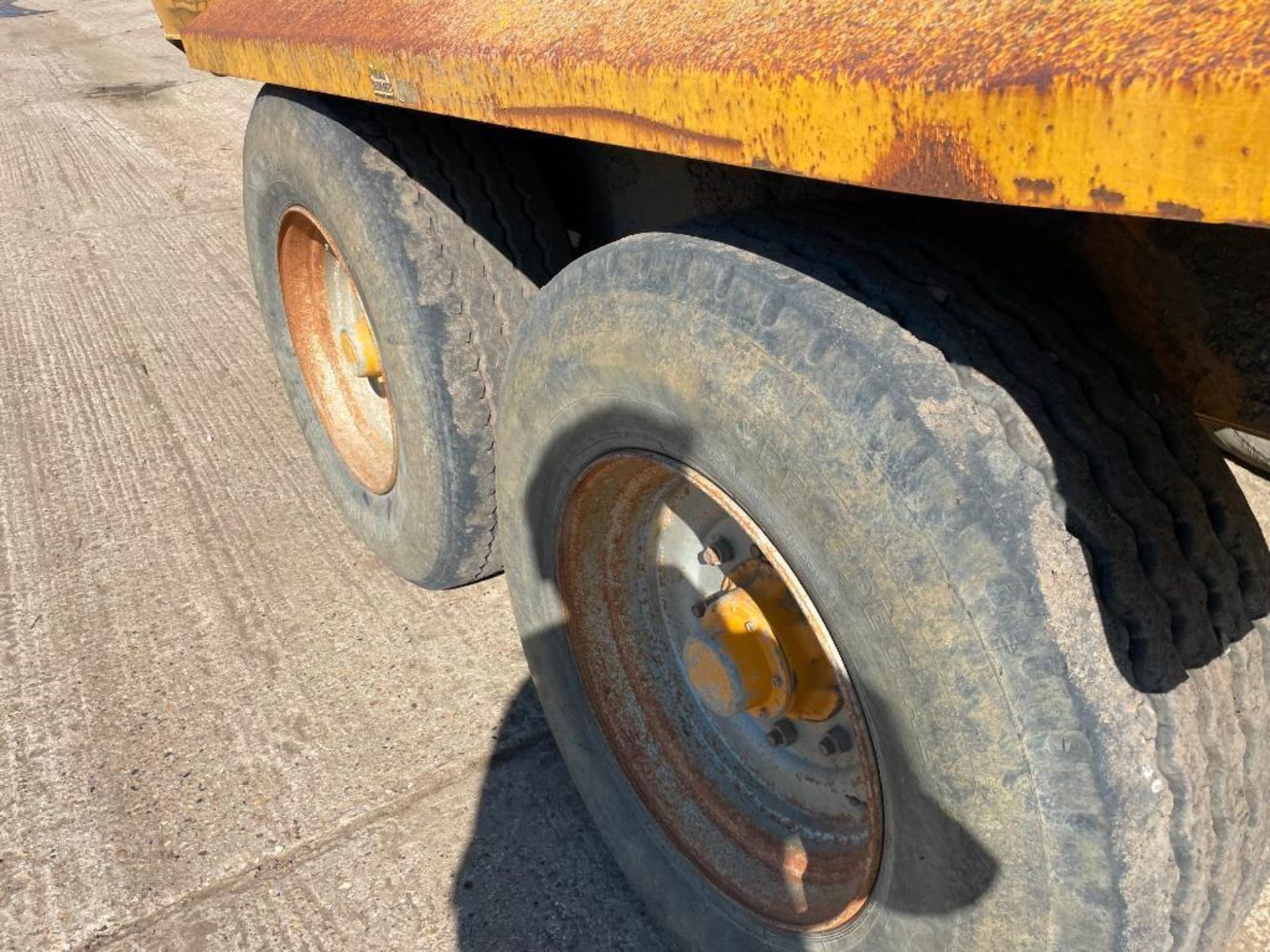 2007 McCauley 14t dump trailer with hydraulic tailgate and sprung drawbar, twin axle on 385/65R22.5 - Image 5 of 8