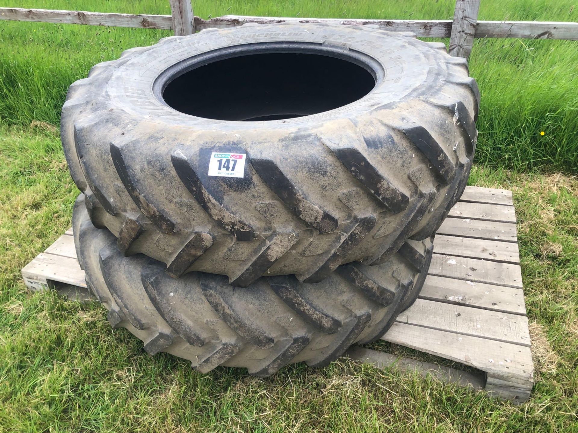 Pair 420/90R30 tyres - Image 2 of 2