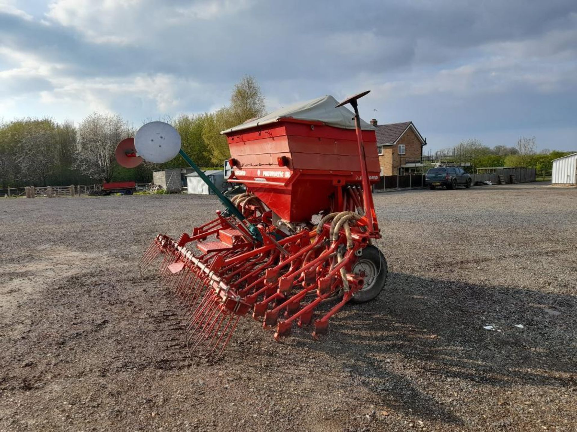 Accord 4m DL Suffolk coulter drill c/c tramline and pre-emergence markers NB: manual and control box - Image 6 of 10