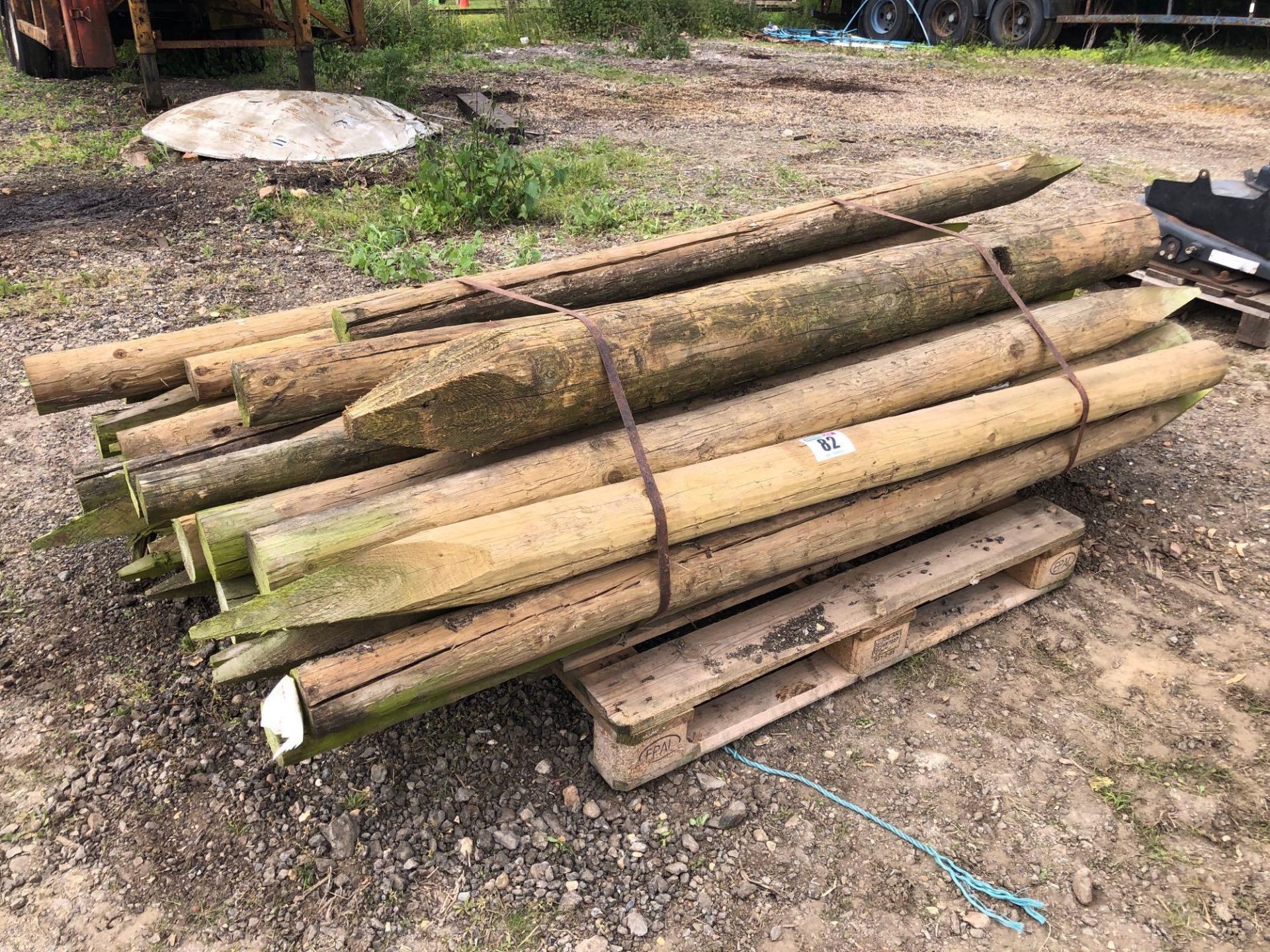 Quantity wooden posts