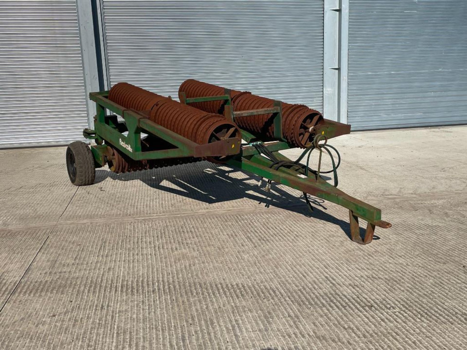 Flexicoil Rolls 8.4m horizontal folding Cambridge rolls with 20" breaker rings - Image 3 of 13