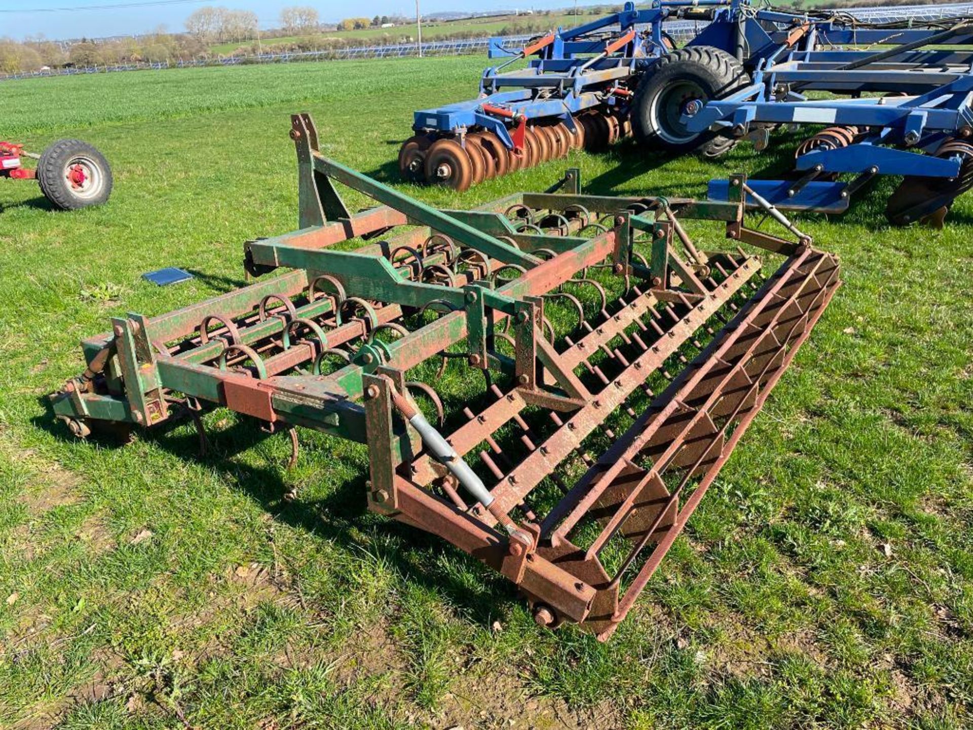 Cousins 3m spring tine cultivator with front and rear crumbler, linkage mounted - Image 4 of 7