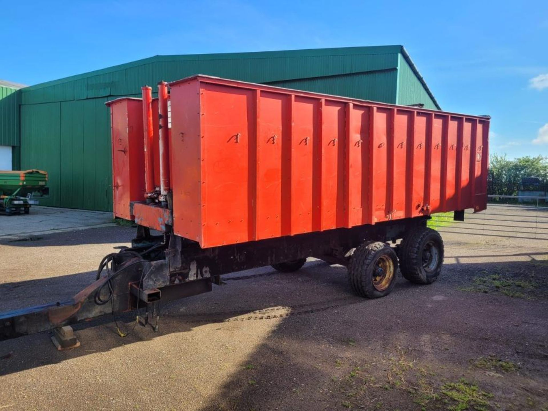 14t twin axle grain trailer, manual tailgate