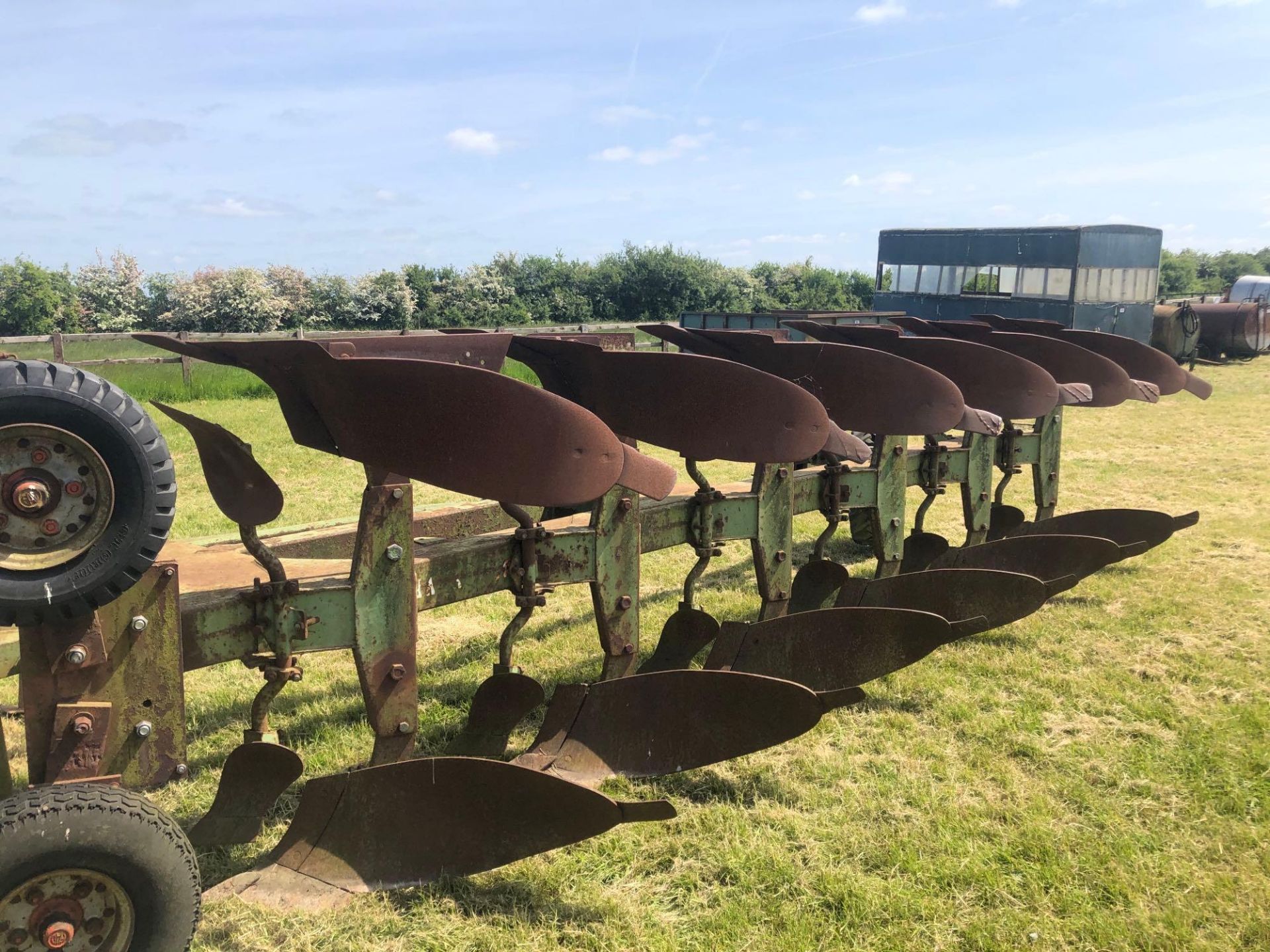 Dowdeswell DP1 6f on land reversible plough, double offset - Image 3 of 5