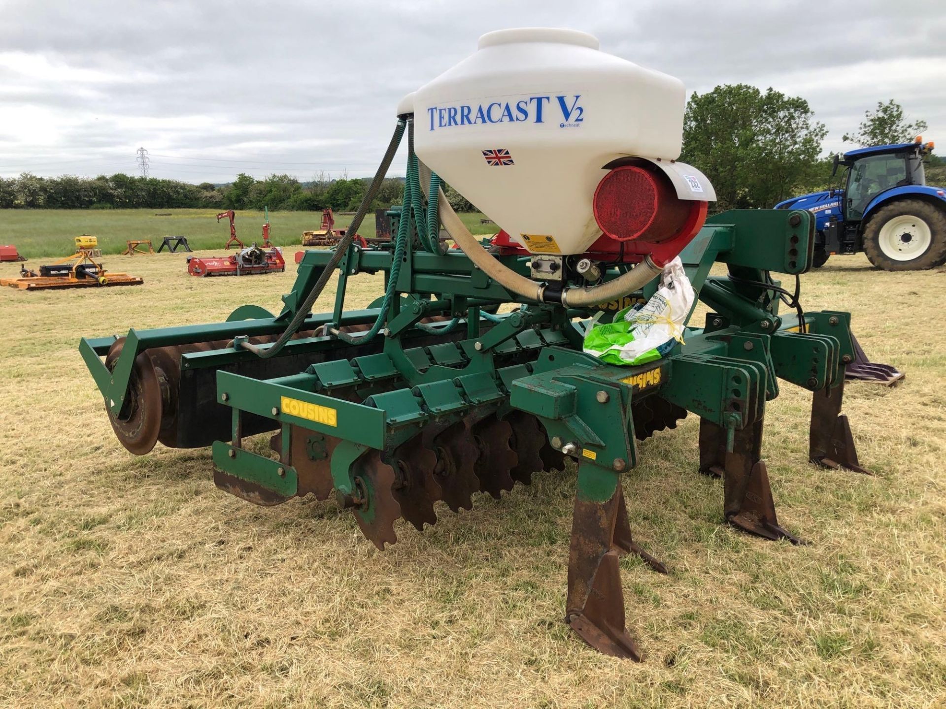 2010 Cousins Patriot 3m cultivator with Techneat V2 seeder with automatic rate controller   NB: Manu - Image 6 of 8