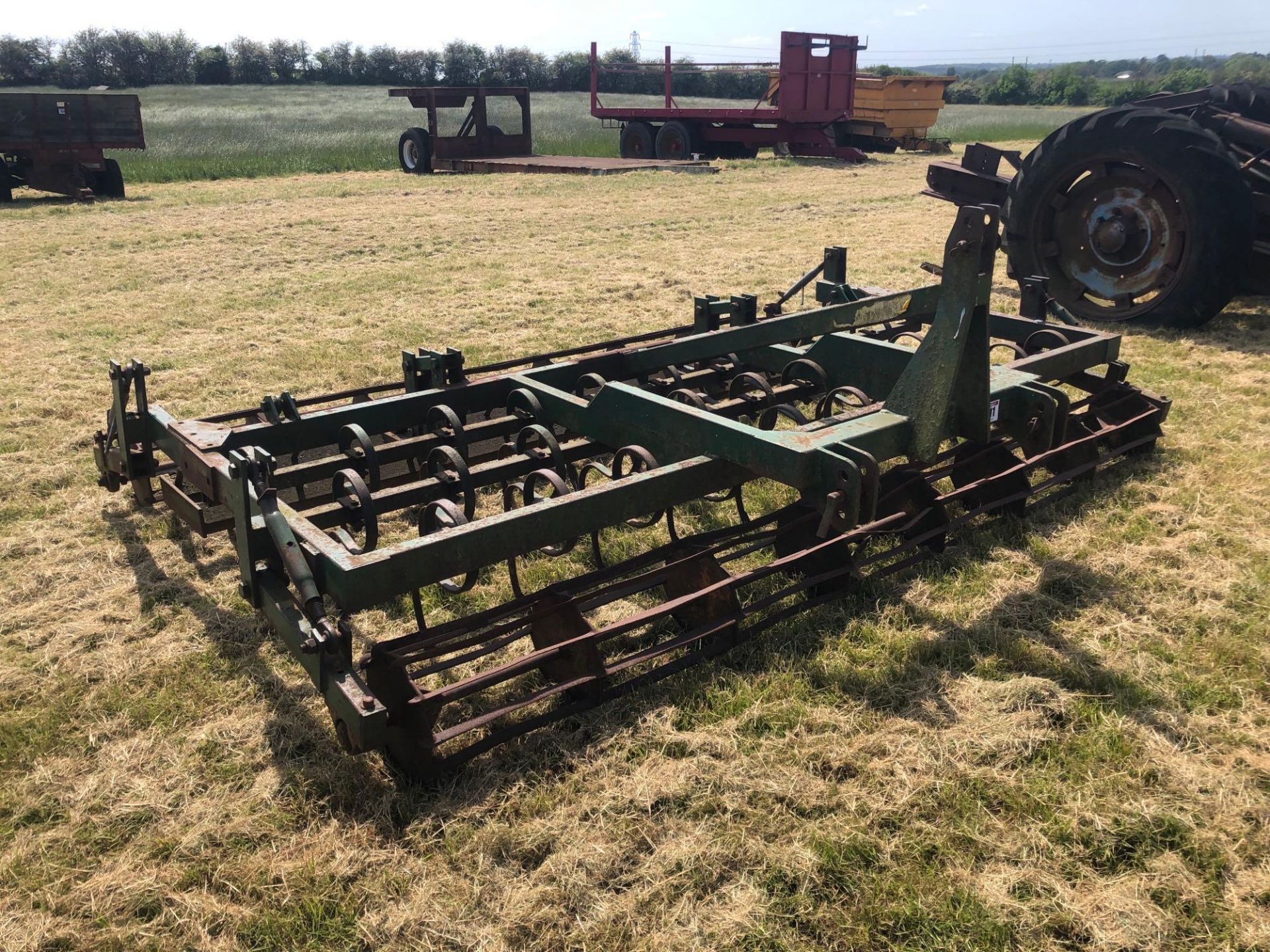 Cousins 3m spring tine cultivator with front and rear crumbler, linkage mounted - Image 6 of 7