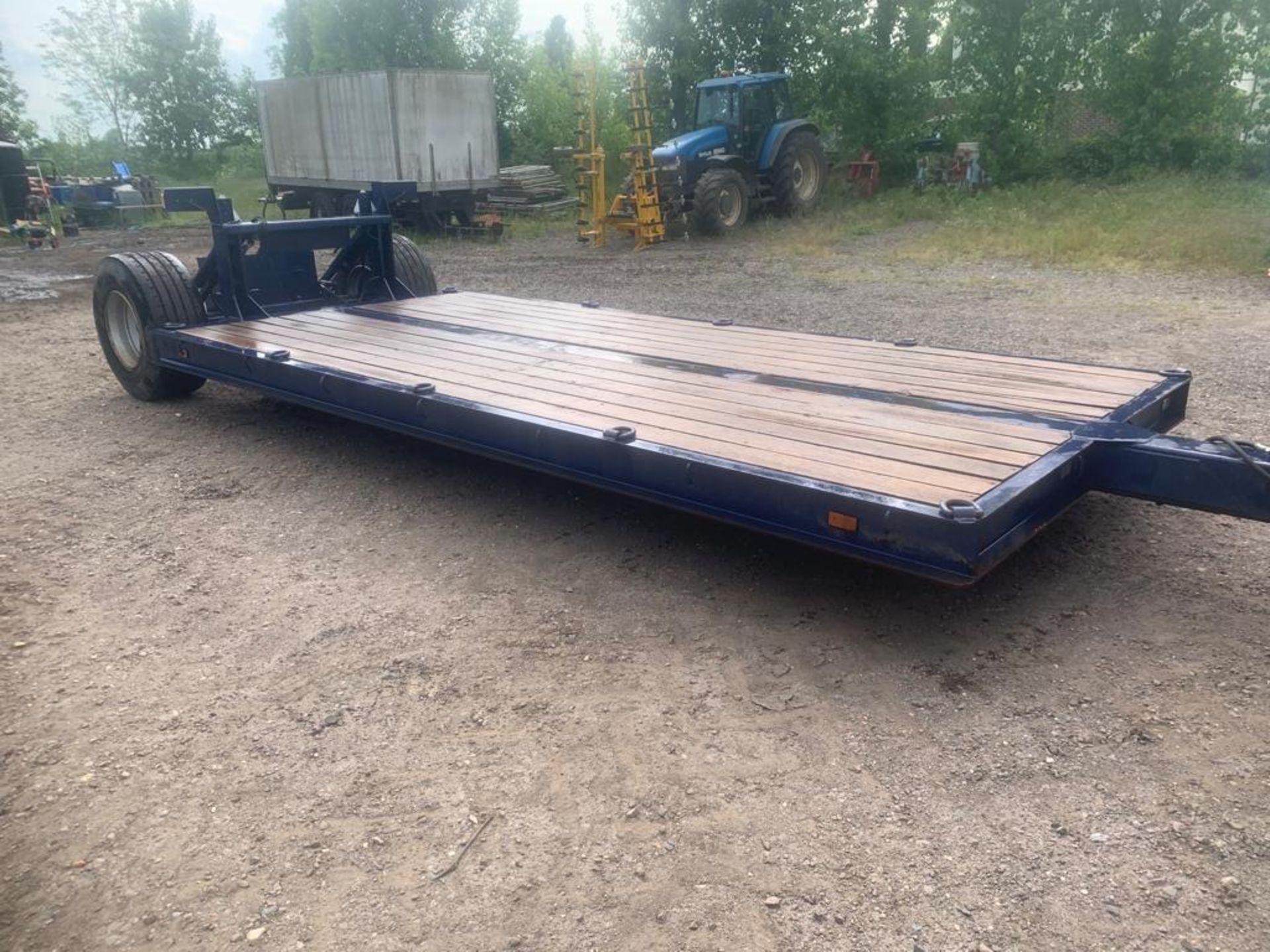 8t drop deck low loader with lights, hydraulic brakes and storage box 5.25m x 2.40m