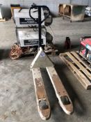 Pallet truck