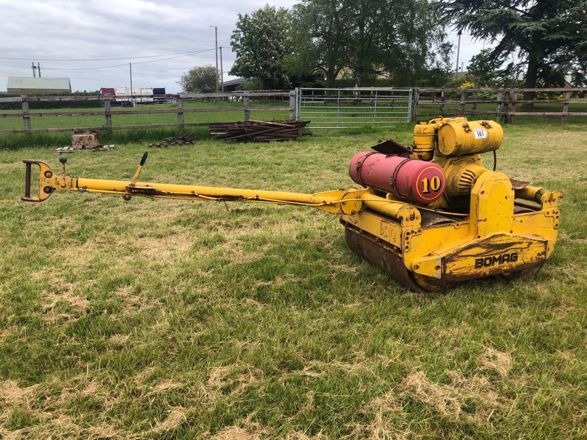 Bomag twin drum vibrating roller with diesel engine, spares or repair