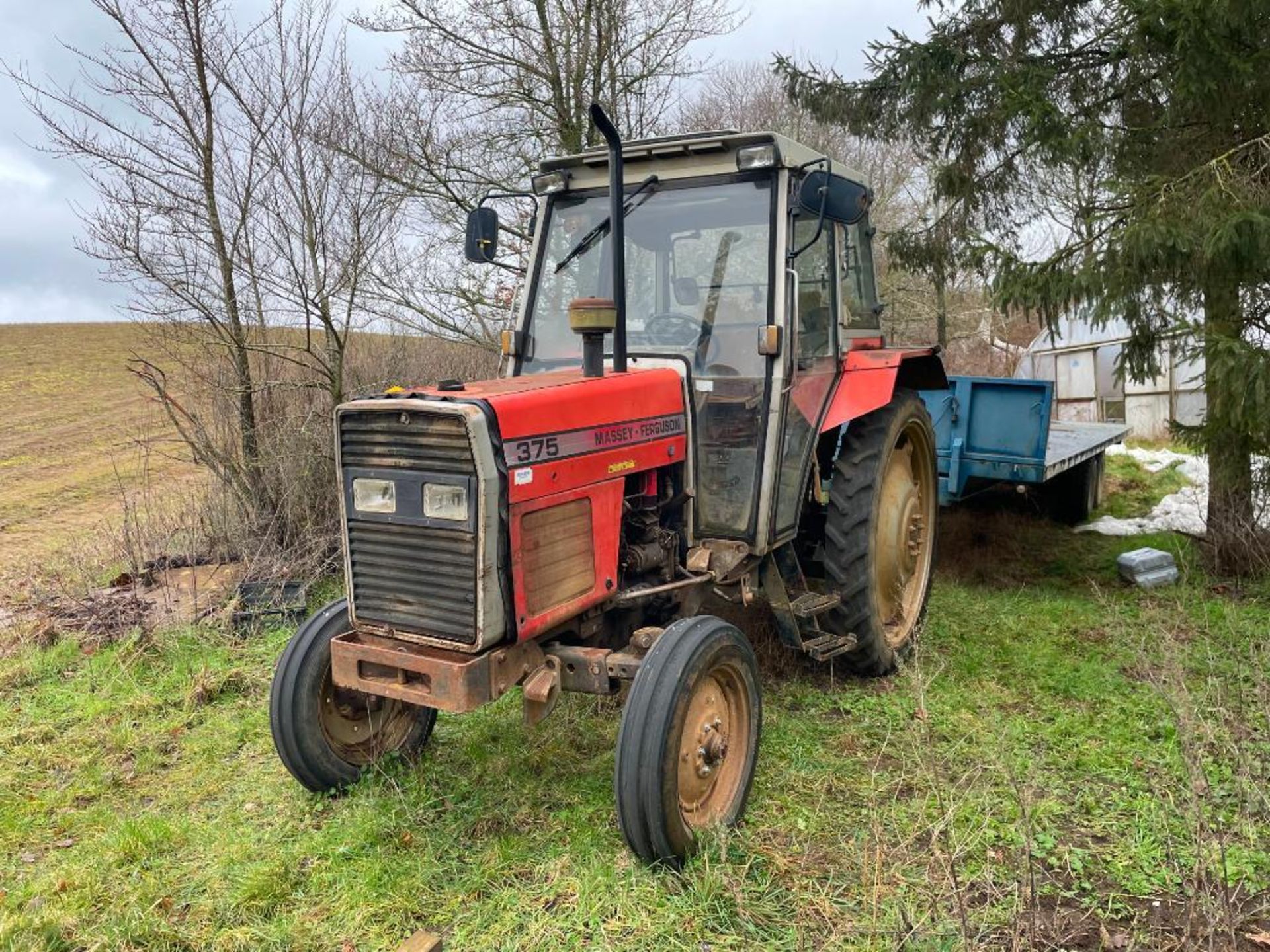 1991 Massey Ferguson 375 2wd tractor with HiLine cab and 2 manual spools on BKT 6.00-19 front and Tr - Image 9 of 13