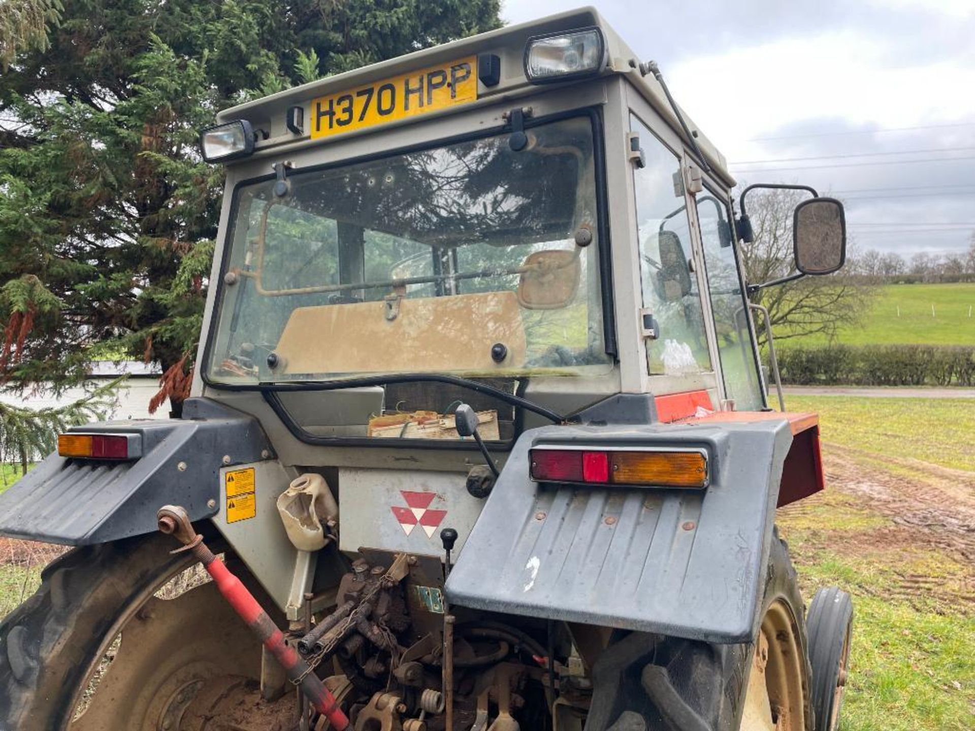 1991 Massey Ferguson 375 2wd tractor with HiLine cab and 2 manual spools on BKT 6.00-19 front and Tr - Image 11 of 13