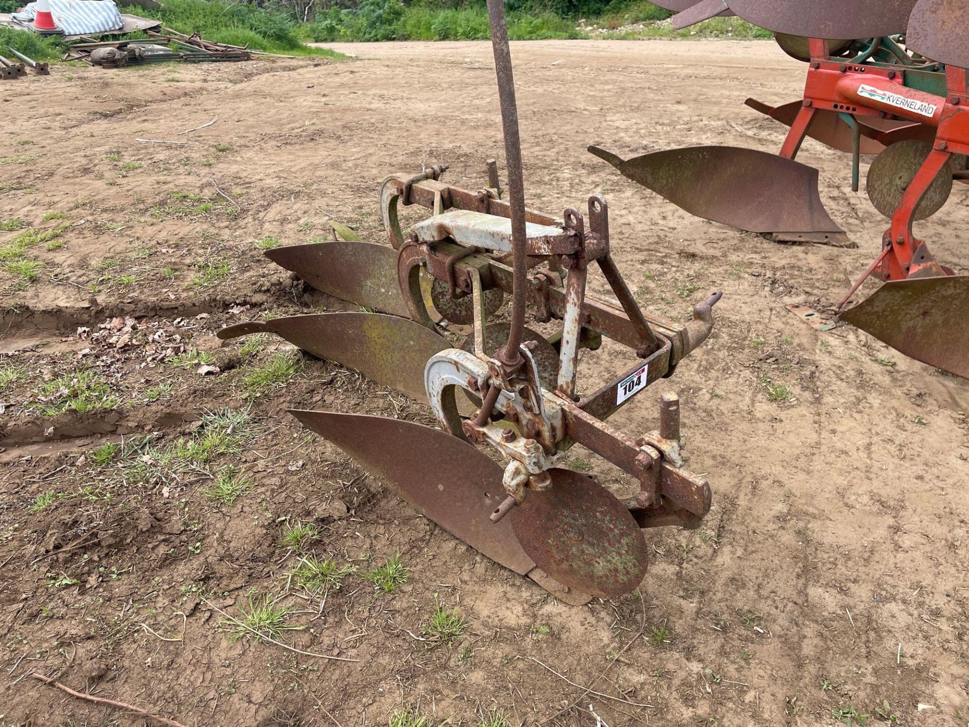 Ferguson 3f conventional plough - Image 2 of 2