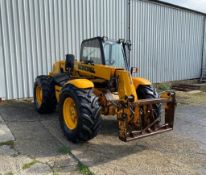 1999 JCB 526S Farm Special Loadall, hydraulic hitch, with pallet tines. Reg: V583 GBH. Hours: 8,080.