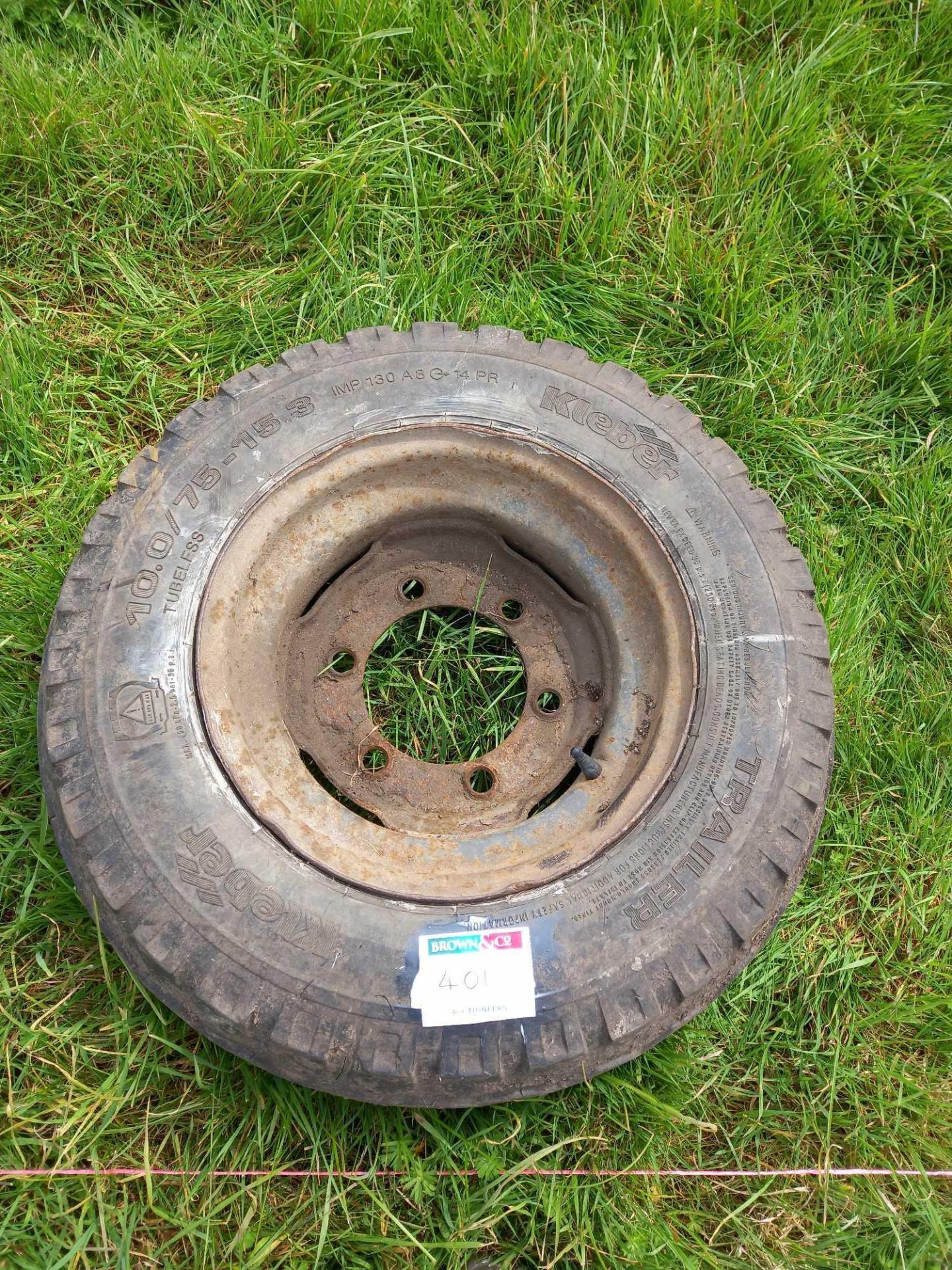 Wheel and Kleber tyre - 10.0/75-15.3
