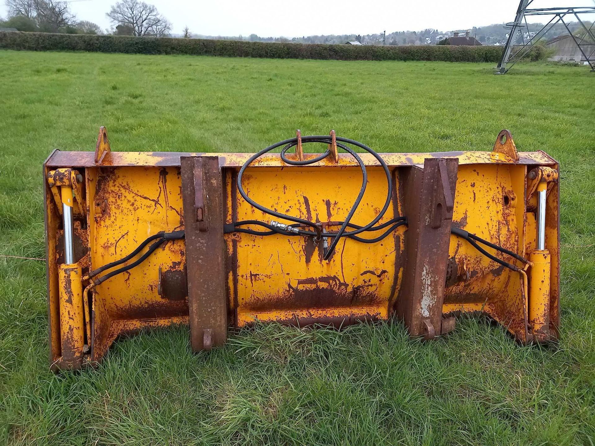 3-in-1 bucket, with JCB brackets - Image 2 of 3