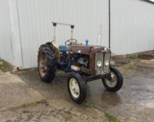 1965 Fordson Super Major tractor, 2wd, roll bar. Reg: BUR5 42B. Hours: unknown - spares and repairs.
