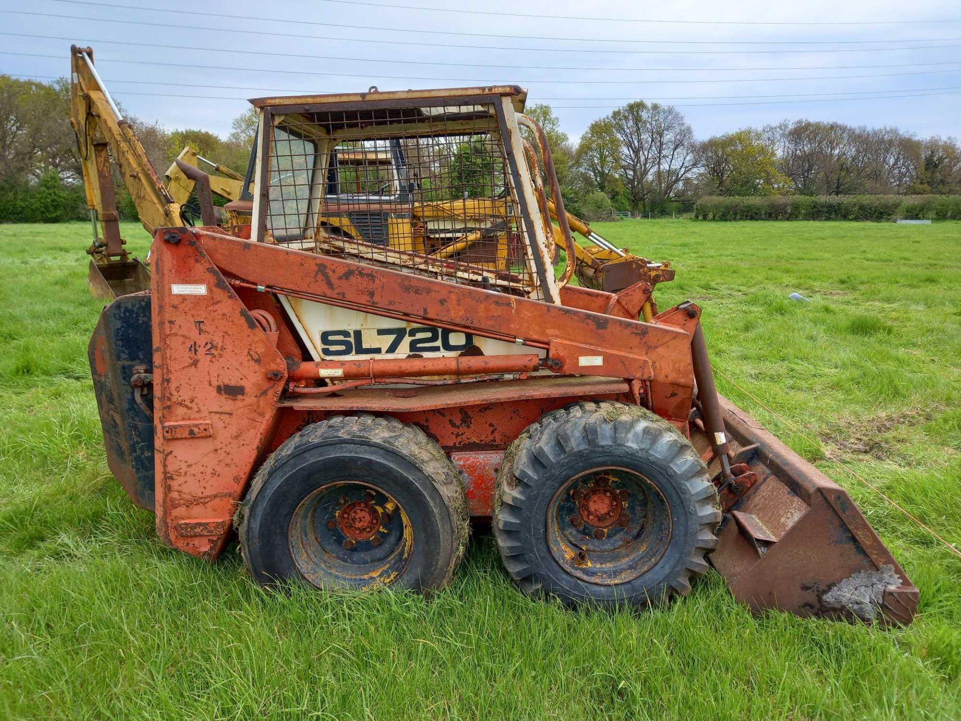 Gehl T42 skid steer SL720, c/w metal muck bucket - spares and repairs - Image 4 of 4