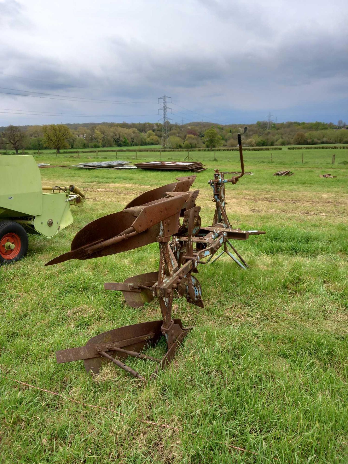 Ransomes 2 furrow reversible plough - Image 2 of 2