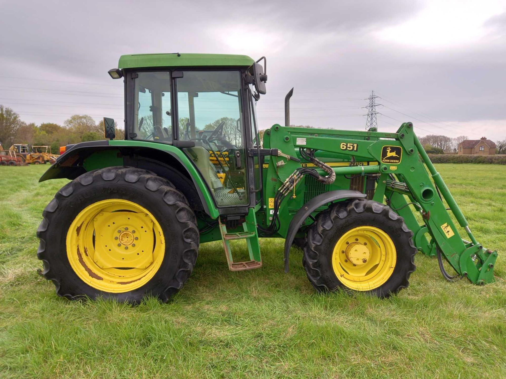 2001 John Deere 6210 c/w 651 John Deere loader, 4wd, 2 spools. Reg: Y831 LJO. Hours: unknown. NB: Re - Image 6 of 6