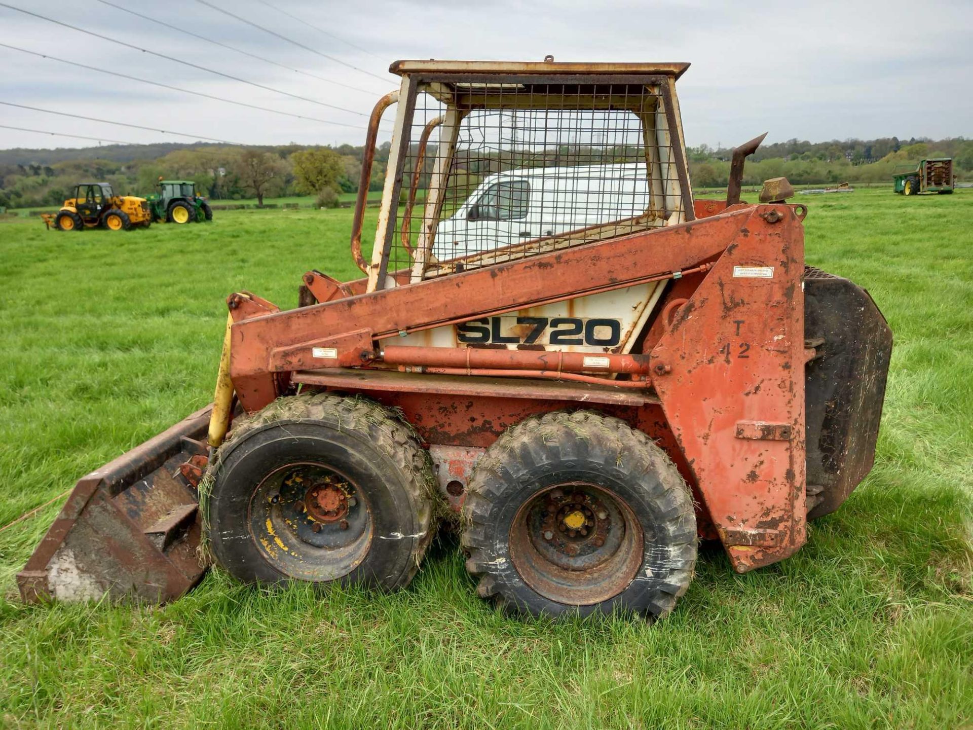 Gehl T42 skid steer SL720, c/w metal muck bucket - spares and repairs - Image 2 of 4