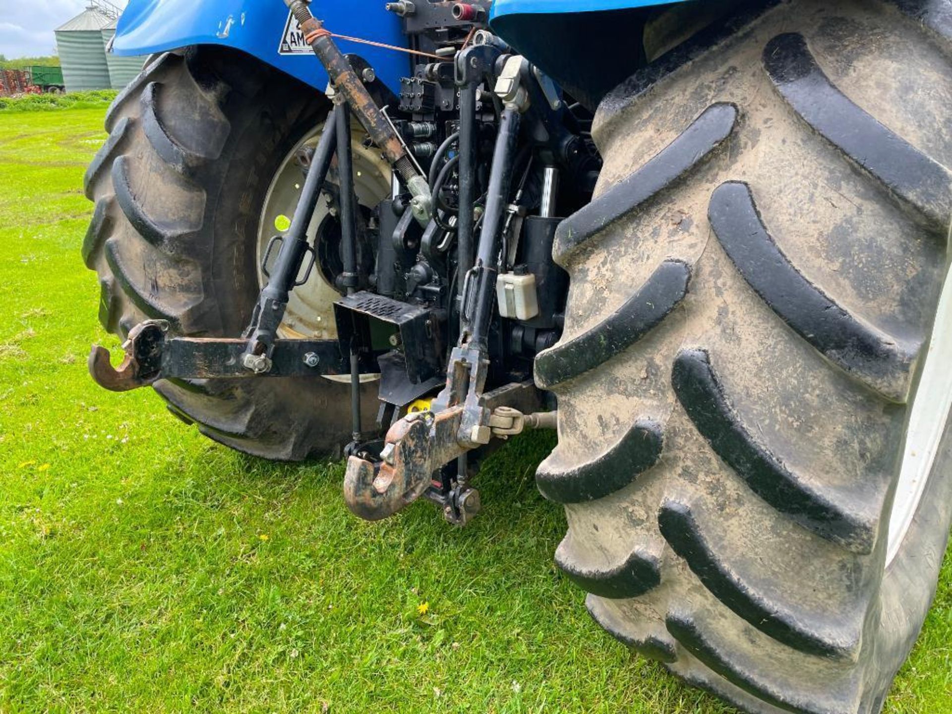 2015 New Holland T7.270 Auto Command 50Kph 4wd tractor with 4 electric spools, air brakes, cab and f - Image 10 of 17