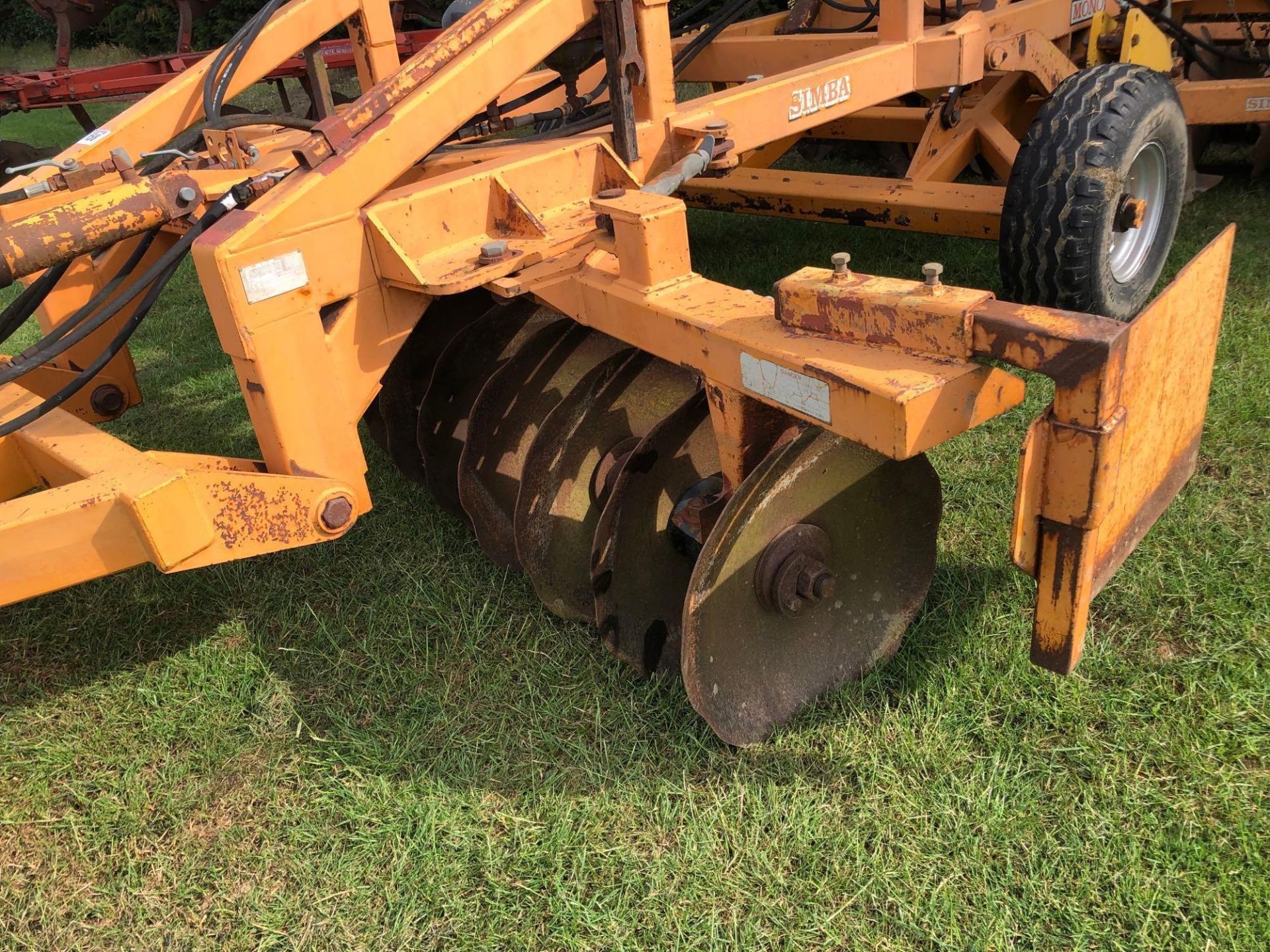1996 Simba Mono trailed cultivator with front discs, 5 auto-reset subsoiler legs, rear discs and too - Image 4 of 12