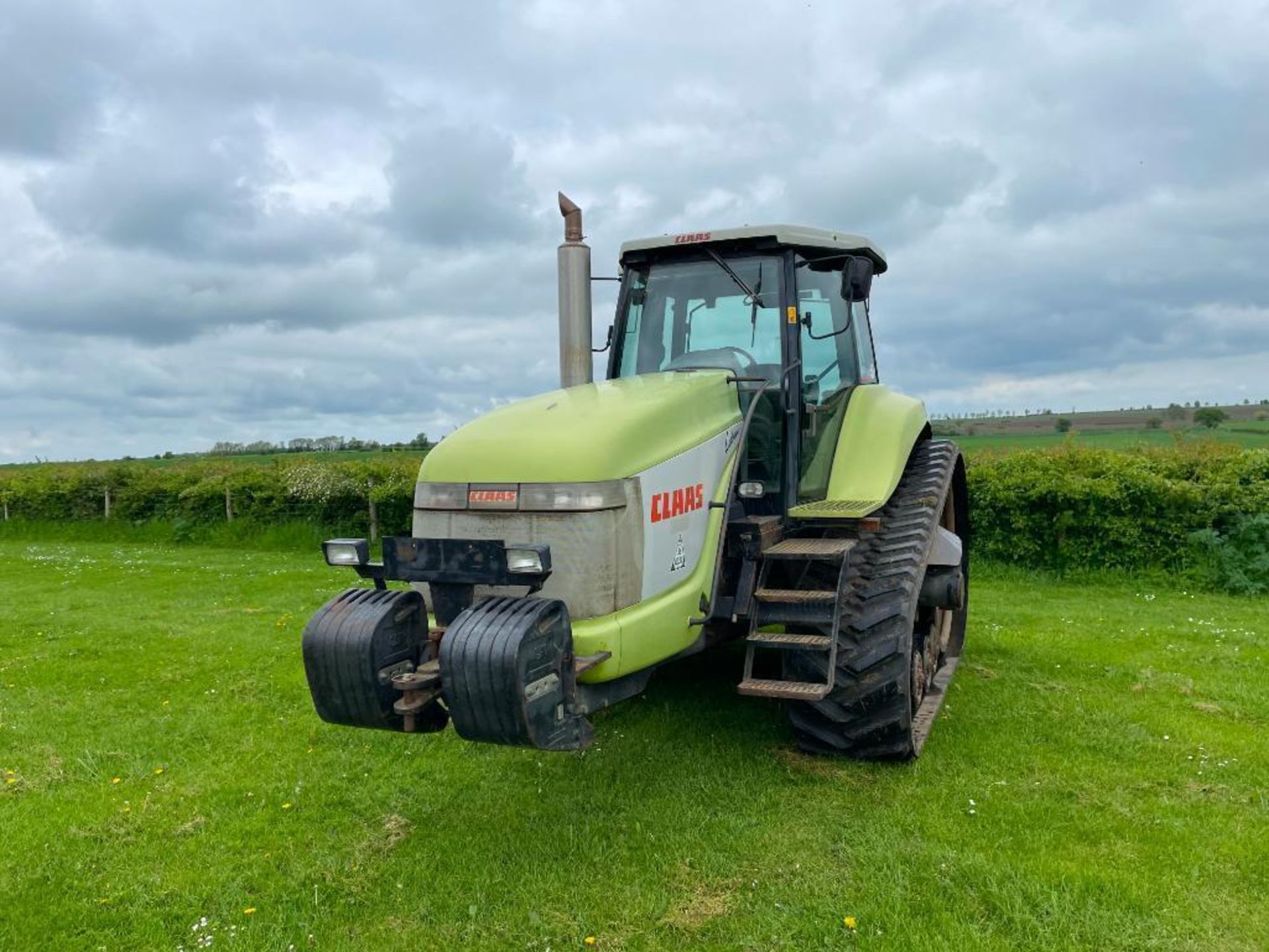 2000 Claas 55 Challenger rubber tracked crawler with 4 manual spools, rear drawbar and 12No 45kg fro - Image 4 of 14