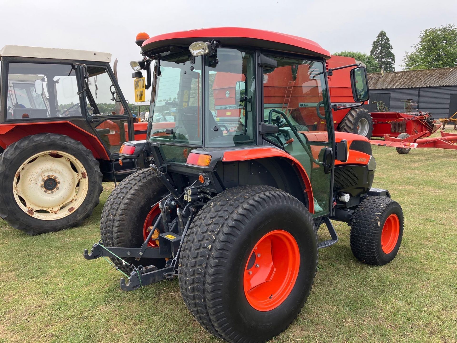 2020 Kubota L2501 4wd compact tractor with air con, DAB radio, CAT1 link arms, 2 rear spools, front - Image 5 of 14