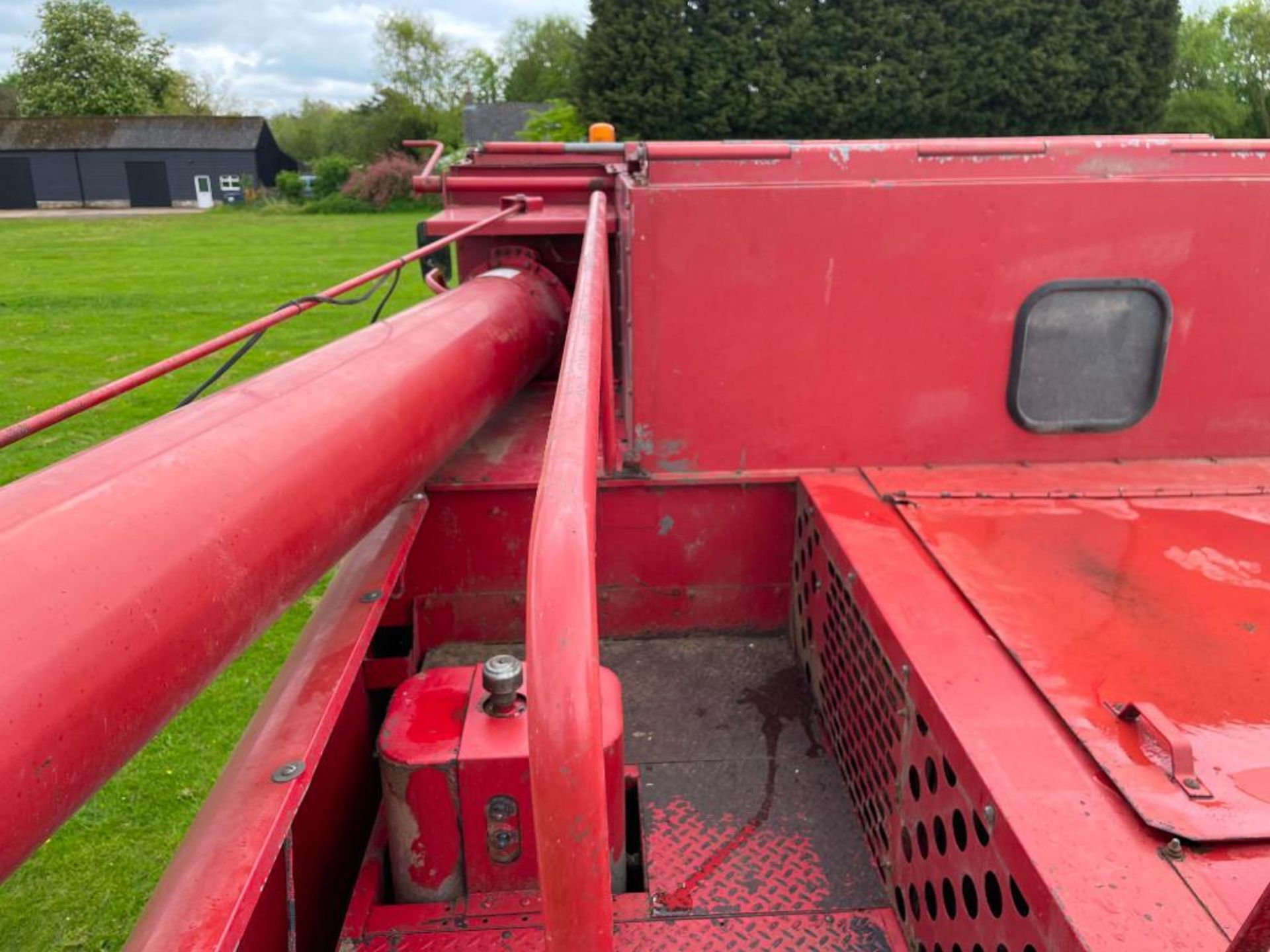 1998 Case 1680 Axial Flow combine harvester with straw chopper, Pro Series 8000 yield monitor and Ca - Image 11 of 16