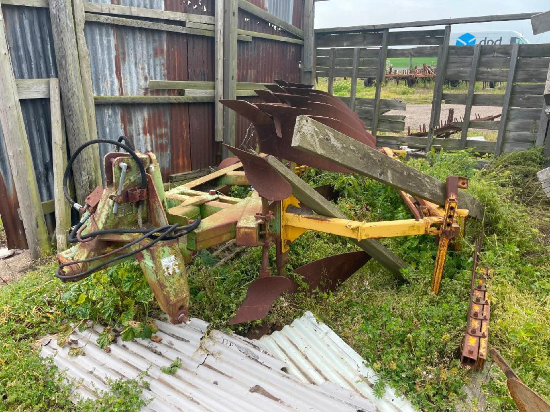 Dowdeswell DP8 4f reversible plough with Claydon furrow cracker. Serial No: 214751668 - Image 7 of 7