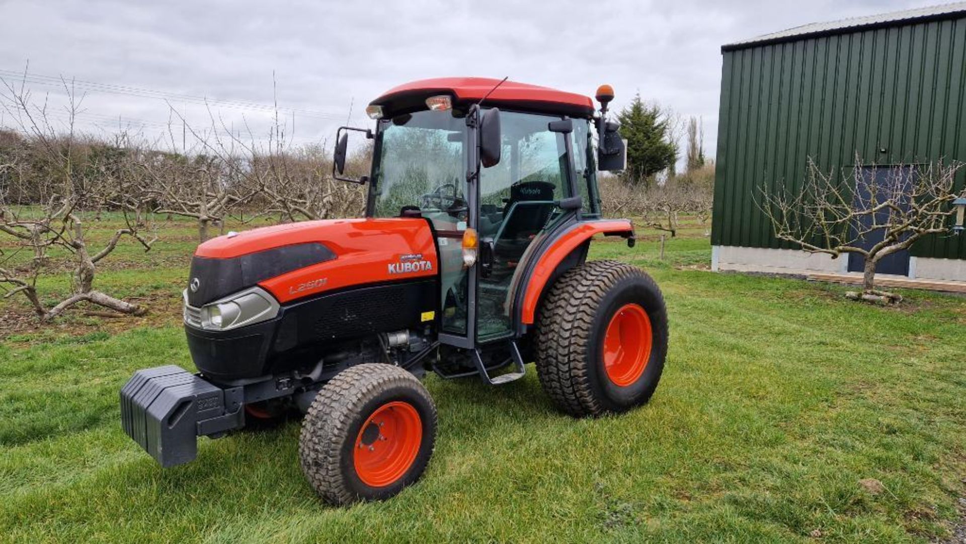 2020 Kubota L2501 4wd compact tractor with air con, DAB radio, CAT1 link arms, 2 rear spools, front - Image 11 of 14