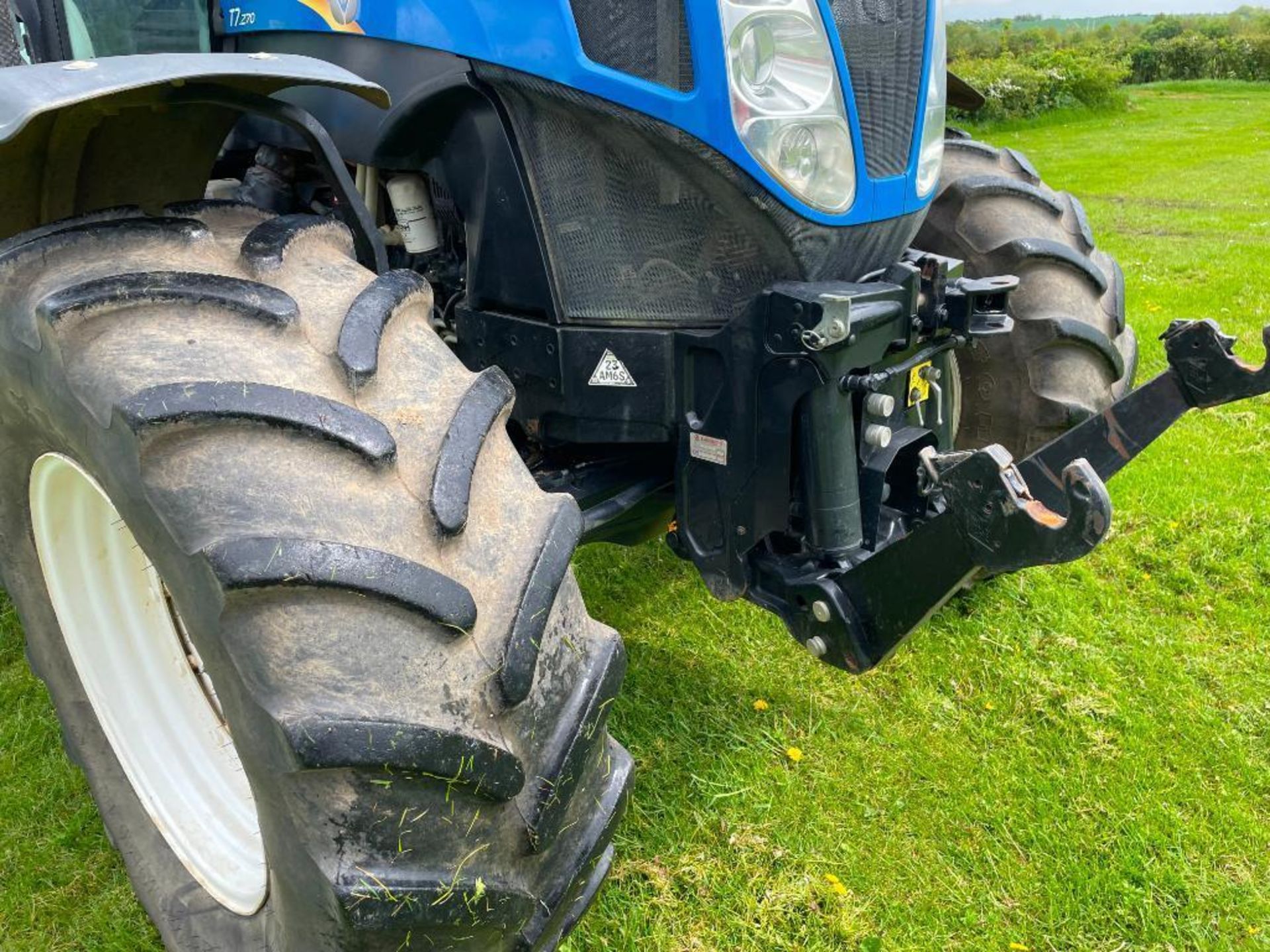 2015 New Holland T7.270 Auto Command 50Kph 4wd tractor with 4 electric spools, air brakes, cab and f - Image 8 of 17